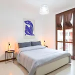 Cozy Loft - With Wi-fi, Smart Tv, Parking