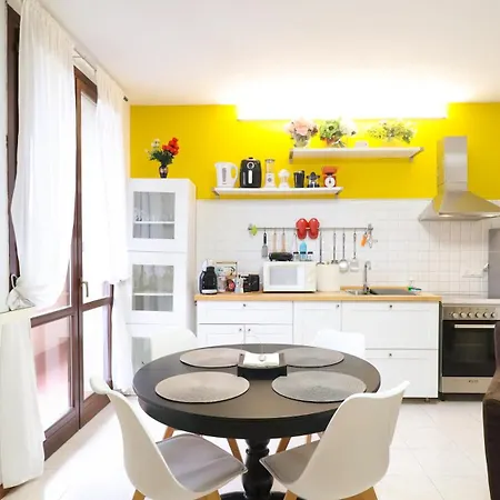 דירה Cozy Loft - With Wi-fi, Smart Tv, Parking
